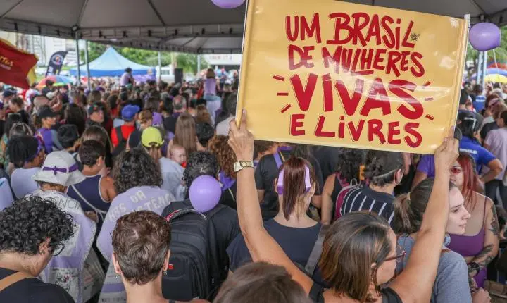 Órfãos de vítimas de feminicídio passam a ter direito a pensão INSS 